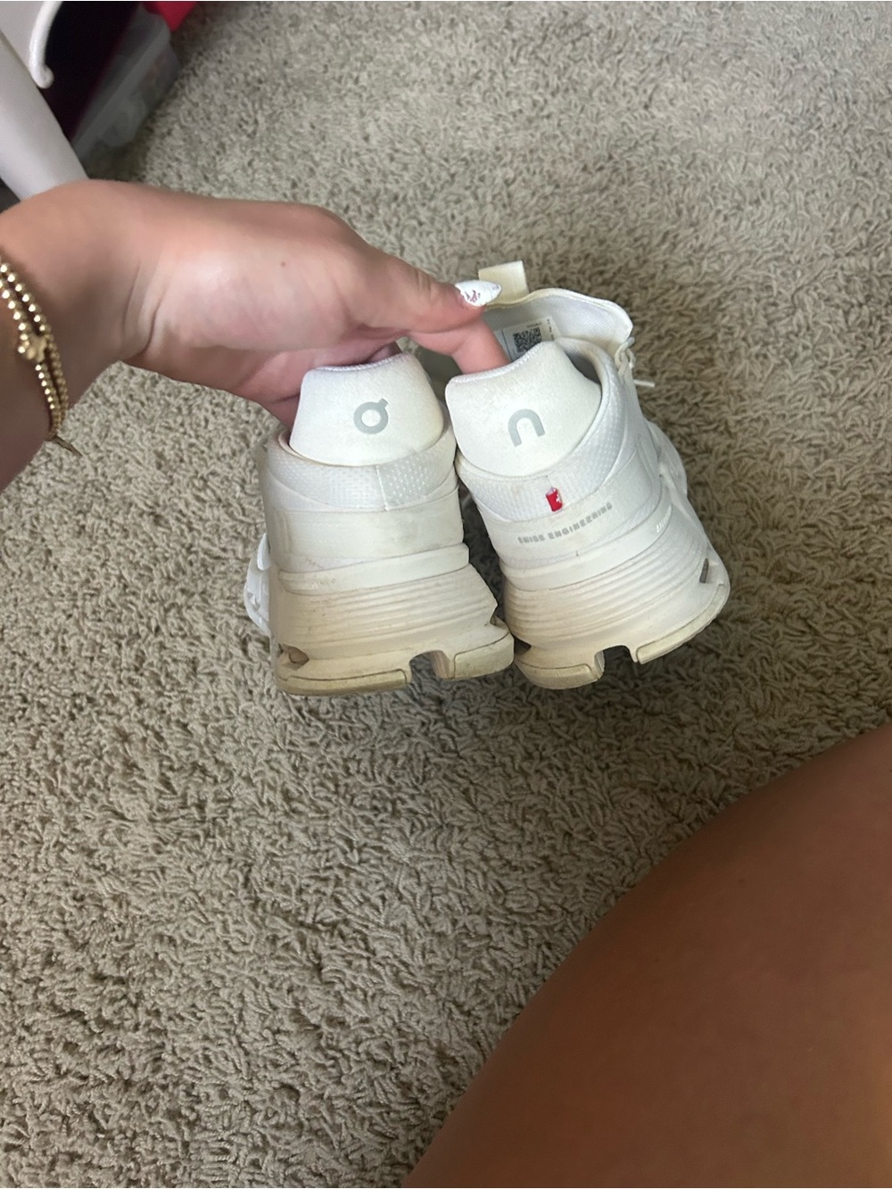 ON Women's Cloud Athletic Shoes in White - Picture 4 of 7